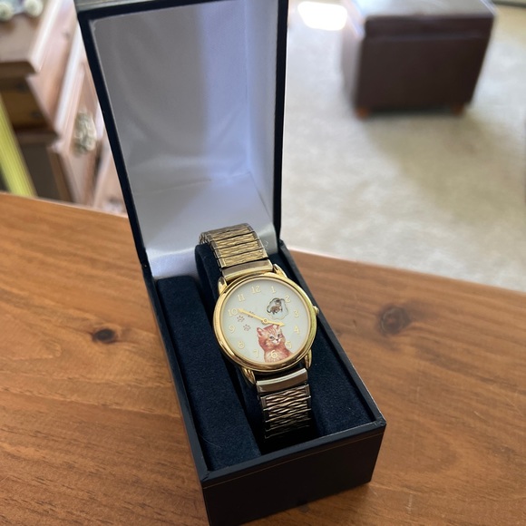 Bradford Exchange vintage quartz keepsake cat wristwatch - Picture 2 of 3